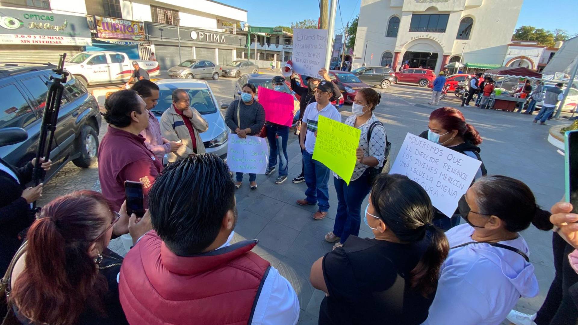 Padres exigen destitución de director en secundaria de Altamira