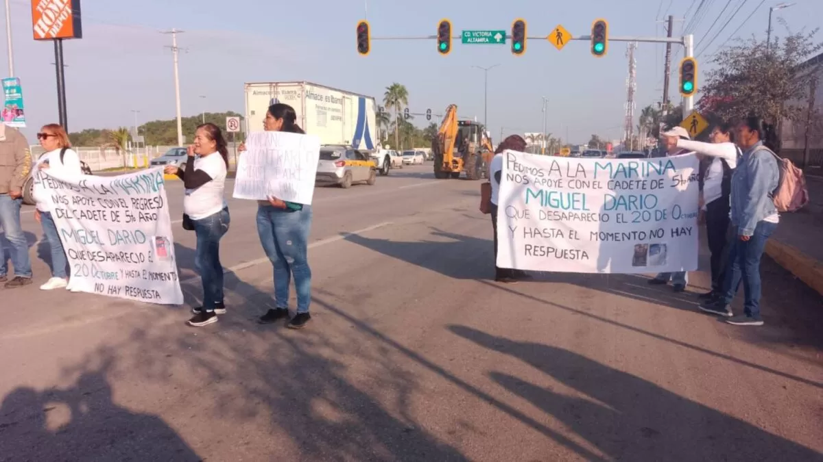 Bloquean avenida en Altamira para exigir localización de cadete desaparecido