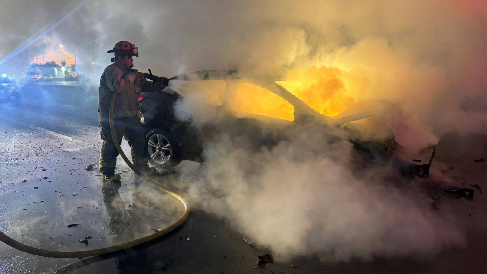 Choque provoca incendio de vehículo en Reynosa