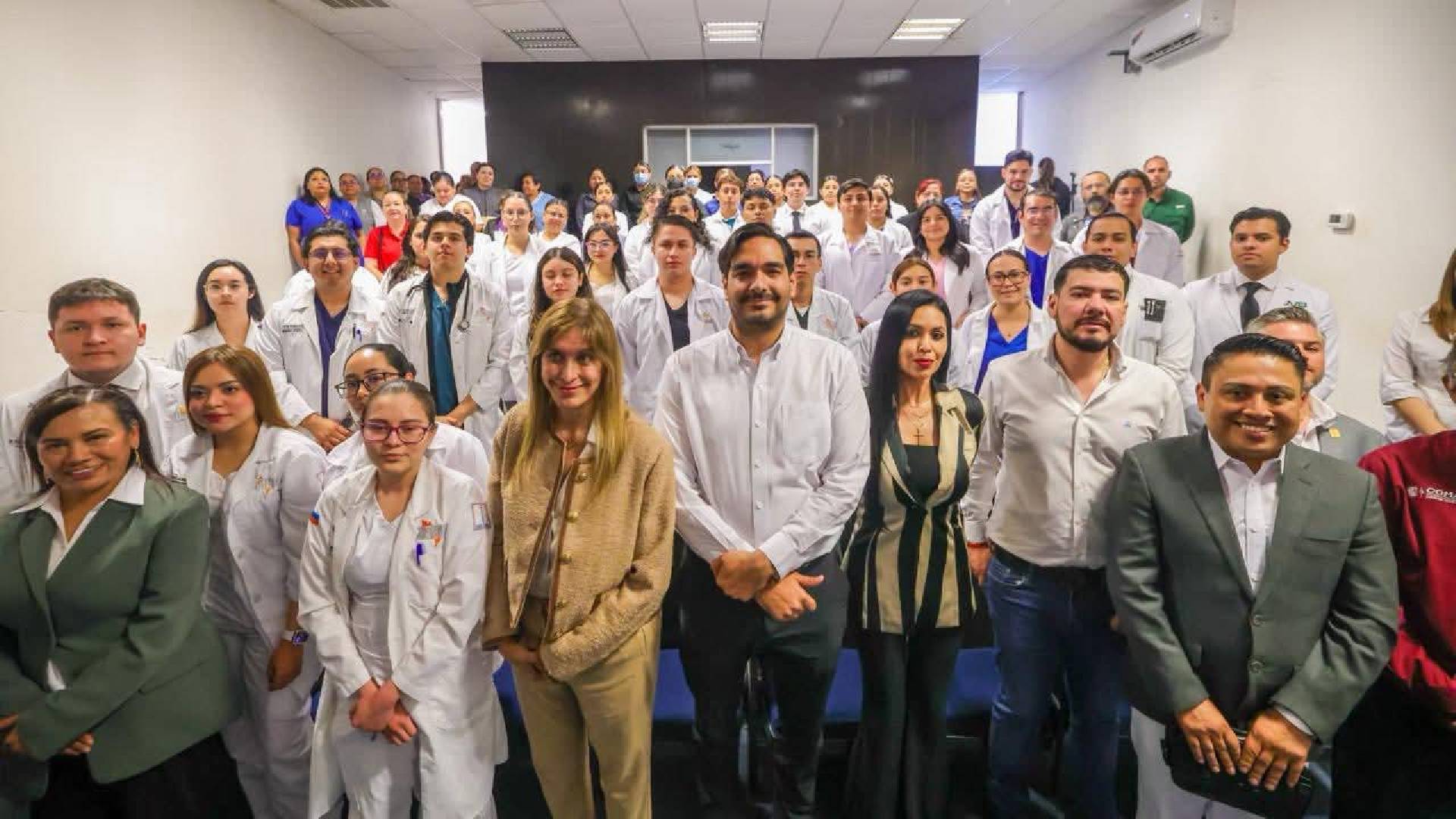 Apoya Gobierno de Carlos Peña Ortiz a Enfermeras y Enfermeros con Subsidio del Agua