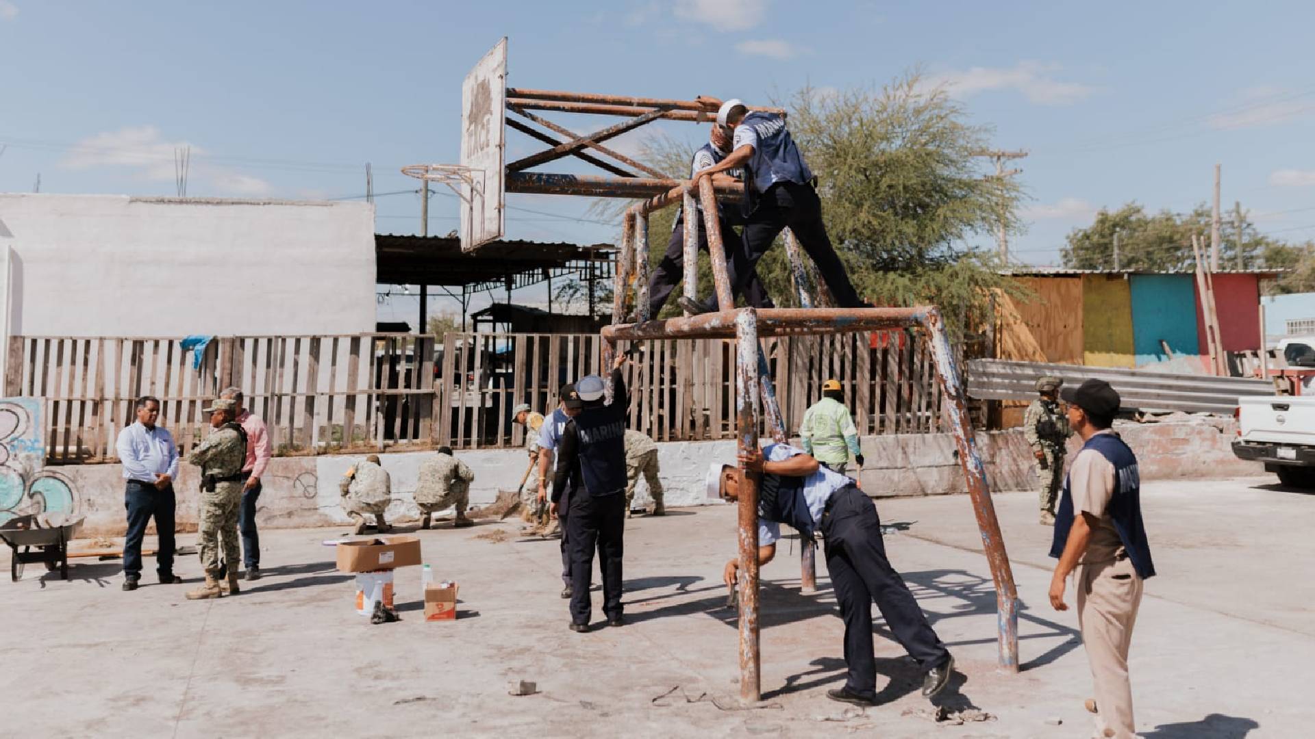 «La mejor manera de reconstruir la paz es rescatando los espacios públicos»: Beto Granados