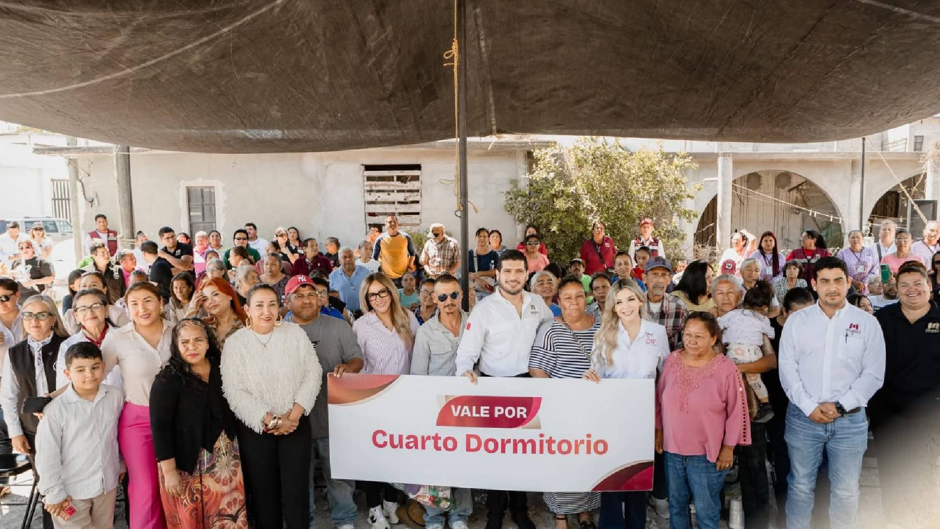 Matamorenses reciben vivienda digna de manos del alcalde Beto Granados