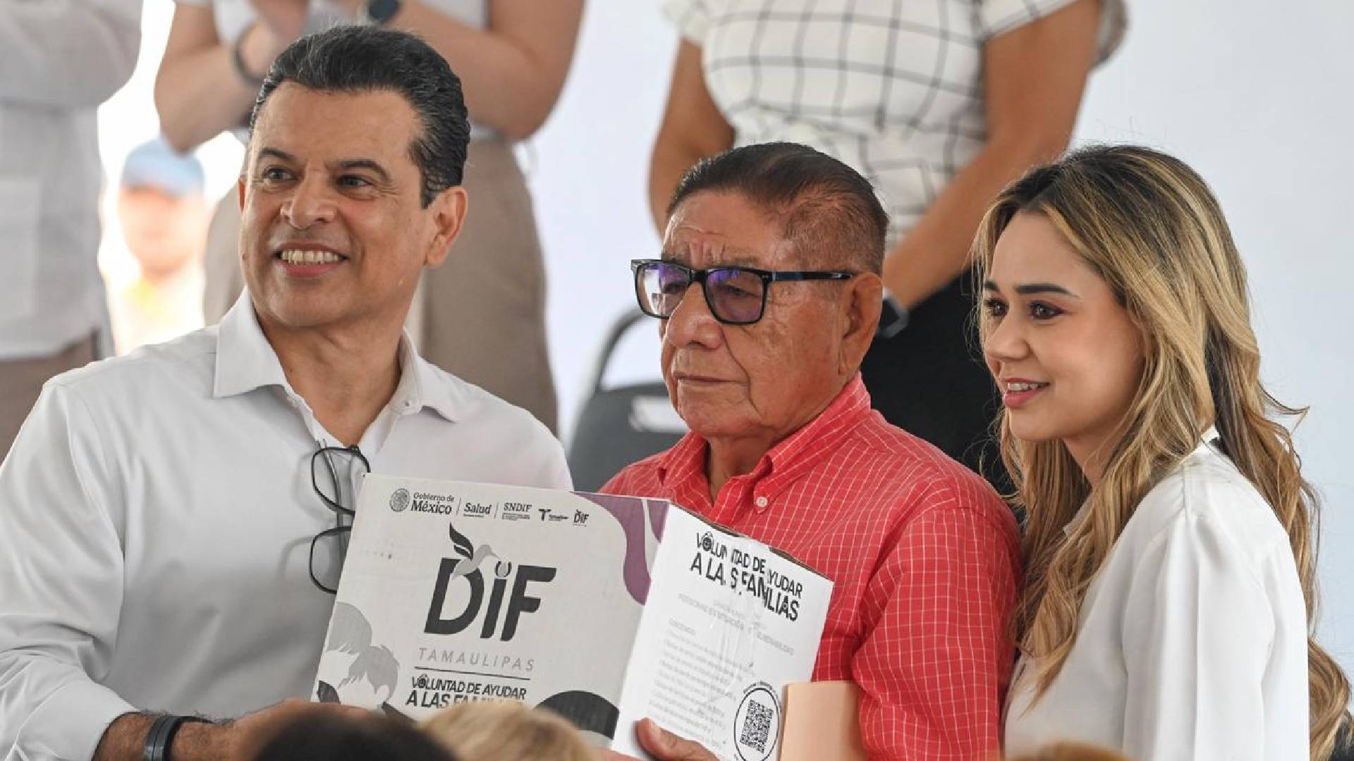 Entregan 3 mil apoyos alimentarios a familias en Victoria