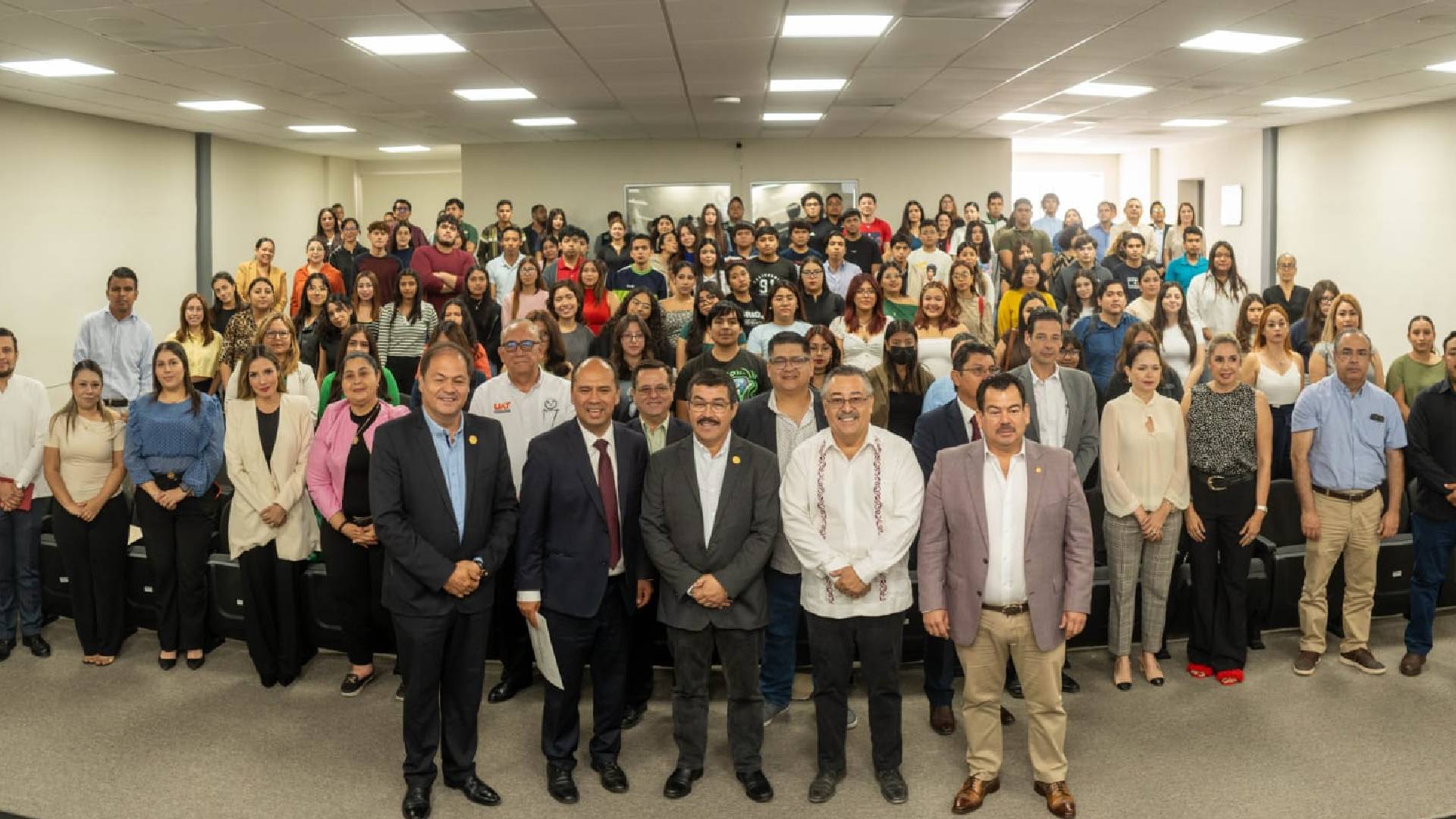 UAT debate voto migrante rumbo a elecciones de 2027