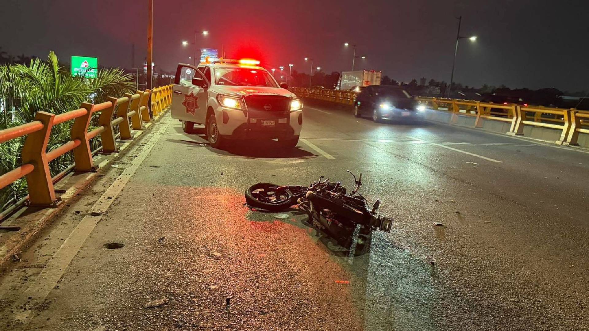 Motociclista sufre fractura expuesta tras fuerte derrape en Altamira
