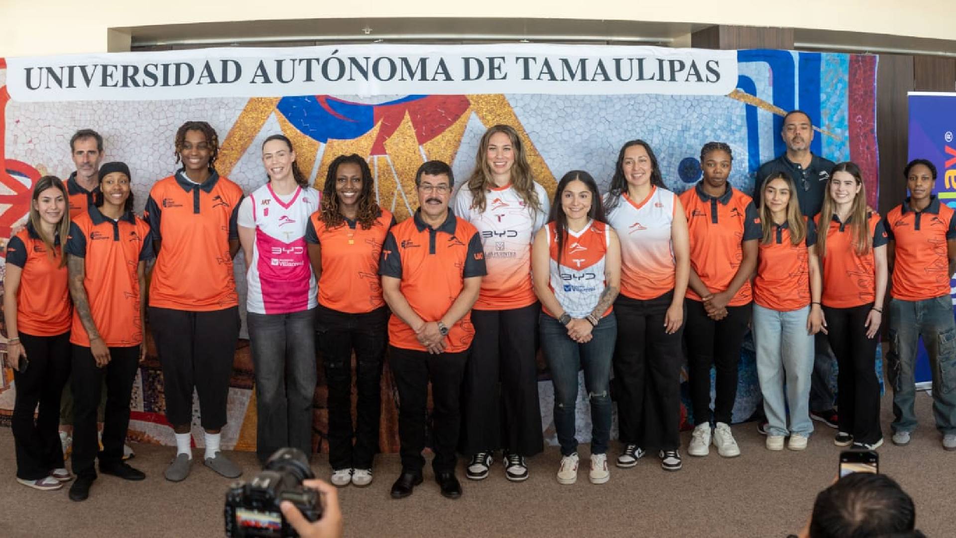 UAT presenta equipo CorreBasket Femenil para la temporada 2026