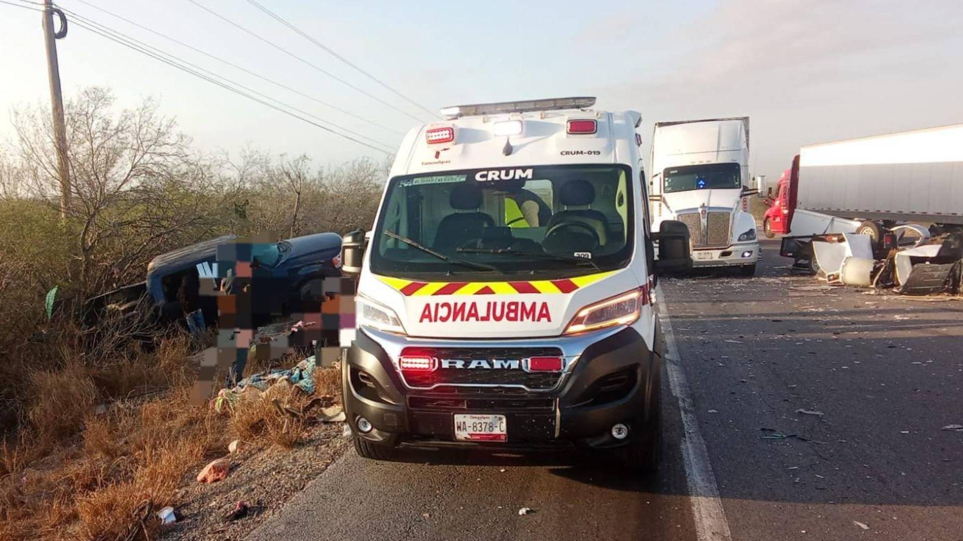 Fuerte choque entre tráiler y camioneta deja 7 lesionados en la Victoria – Matamoros