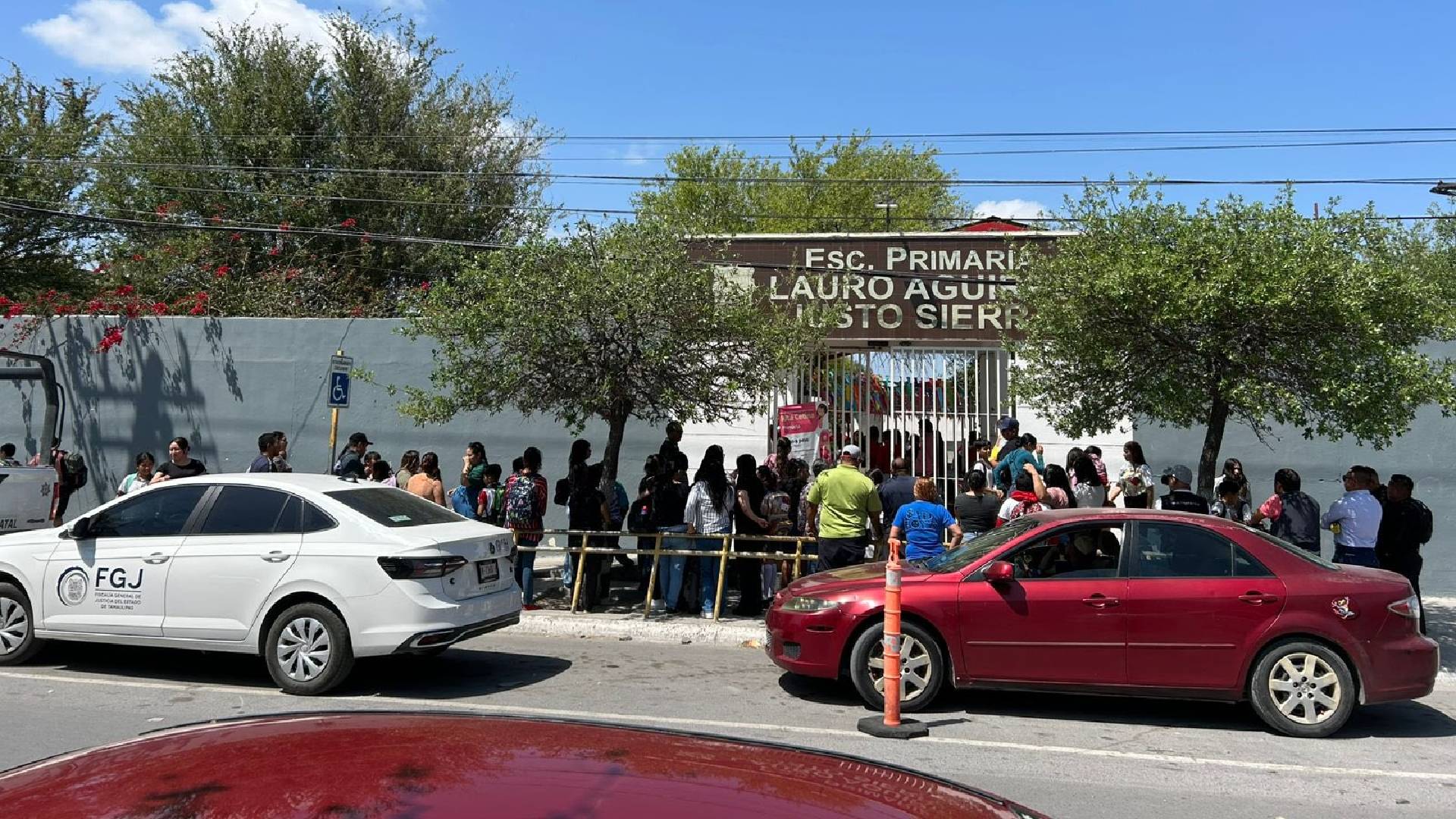 Padre de familia armado amenaza a docentes en primaria de Reynosa