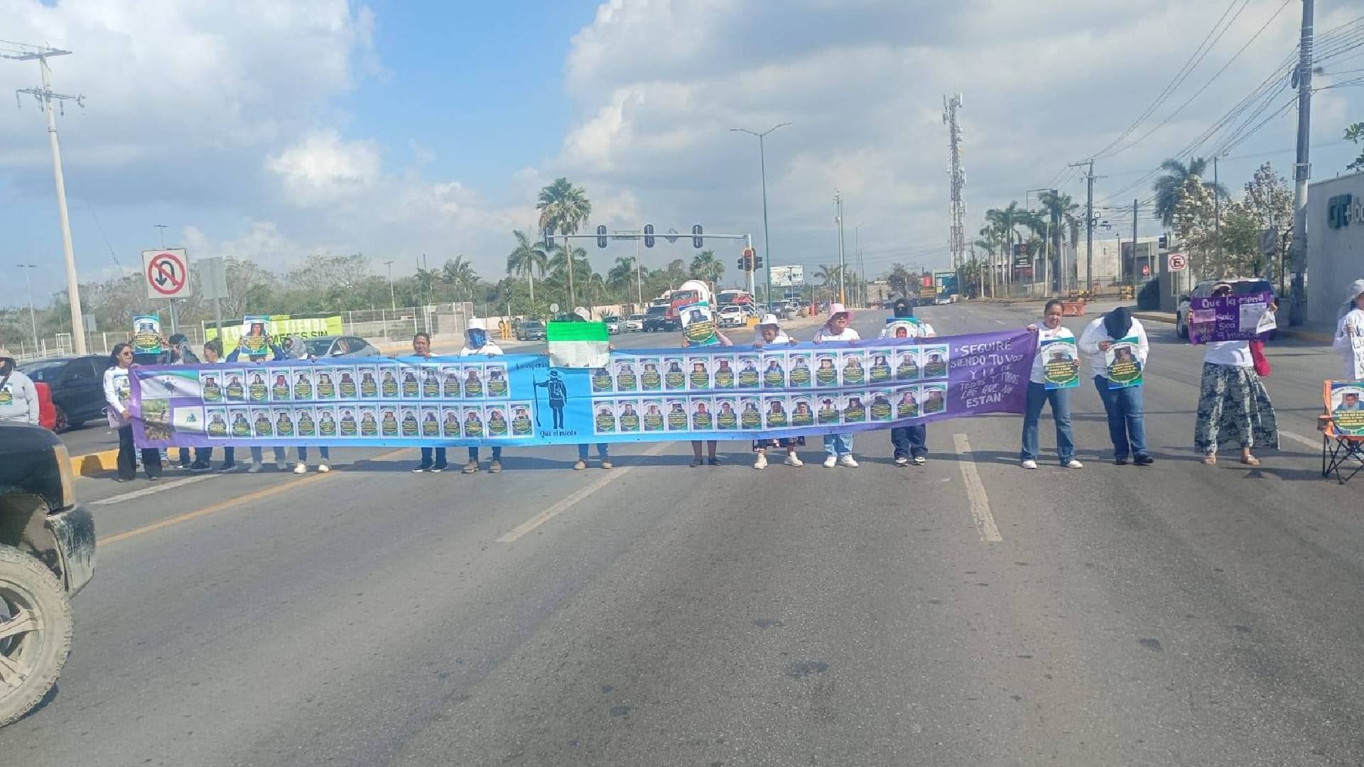 Manifestantes bloquean carretera Tampico-Mante en Altamira