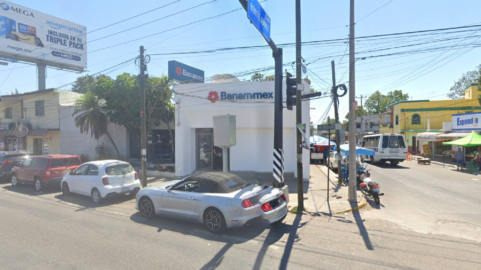 Asalto armado a banco desata pánico en Tampico