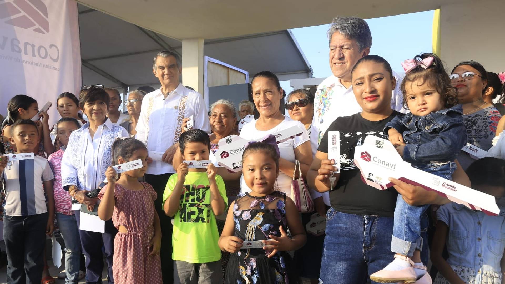 En enlace a la mañanera, presidenta Sheinbaum y Américo entregan viviendas a familias de pescadores en Tamaulipas