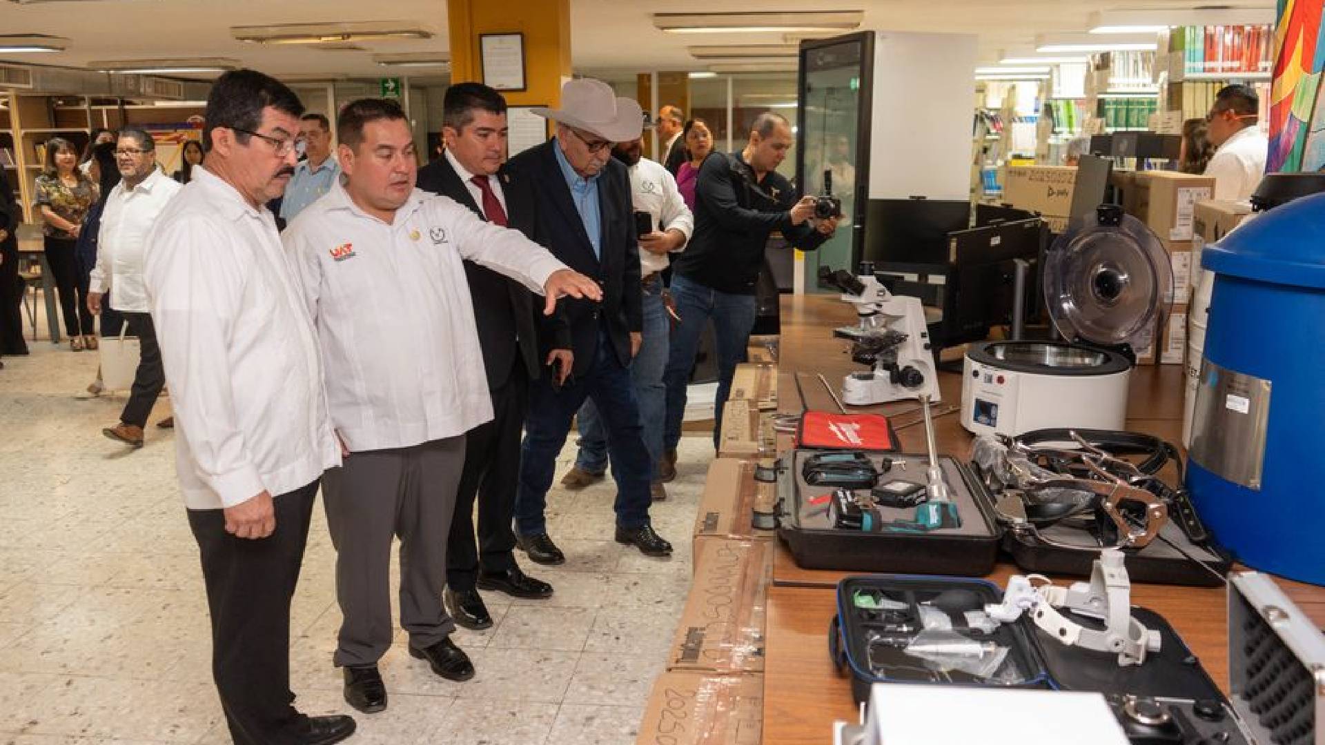 UAT moderniza investigación veterinaria con equipo especializado