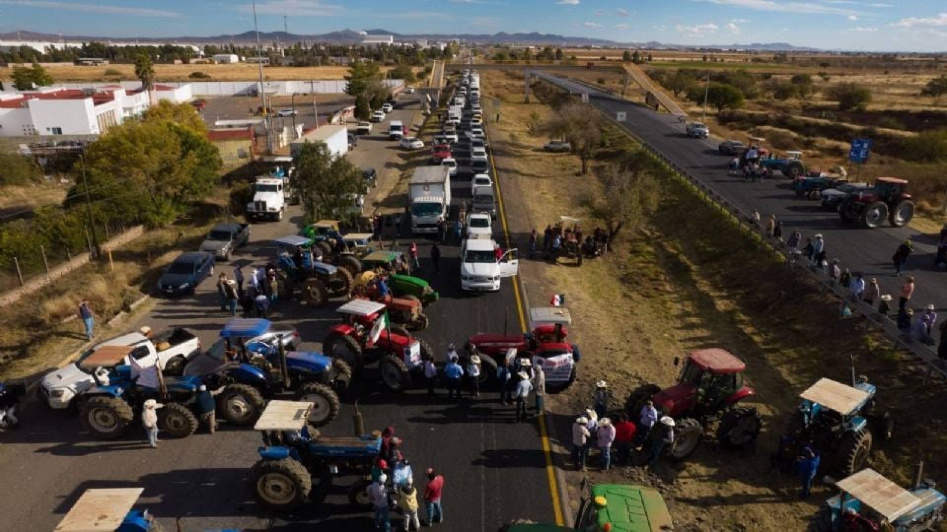 Reportan 11 bloqueos pese a avances en demandas: Segob
