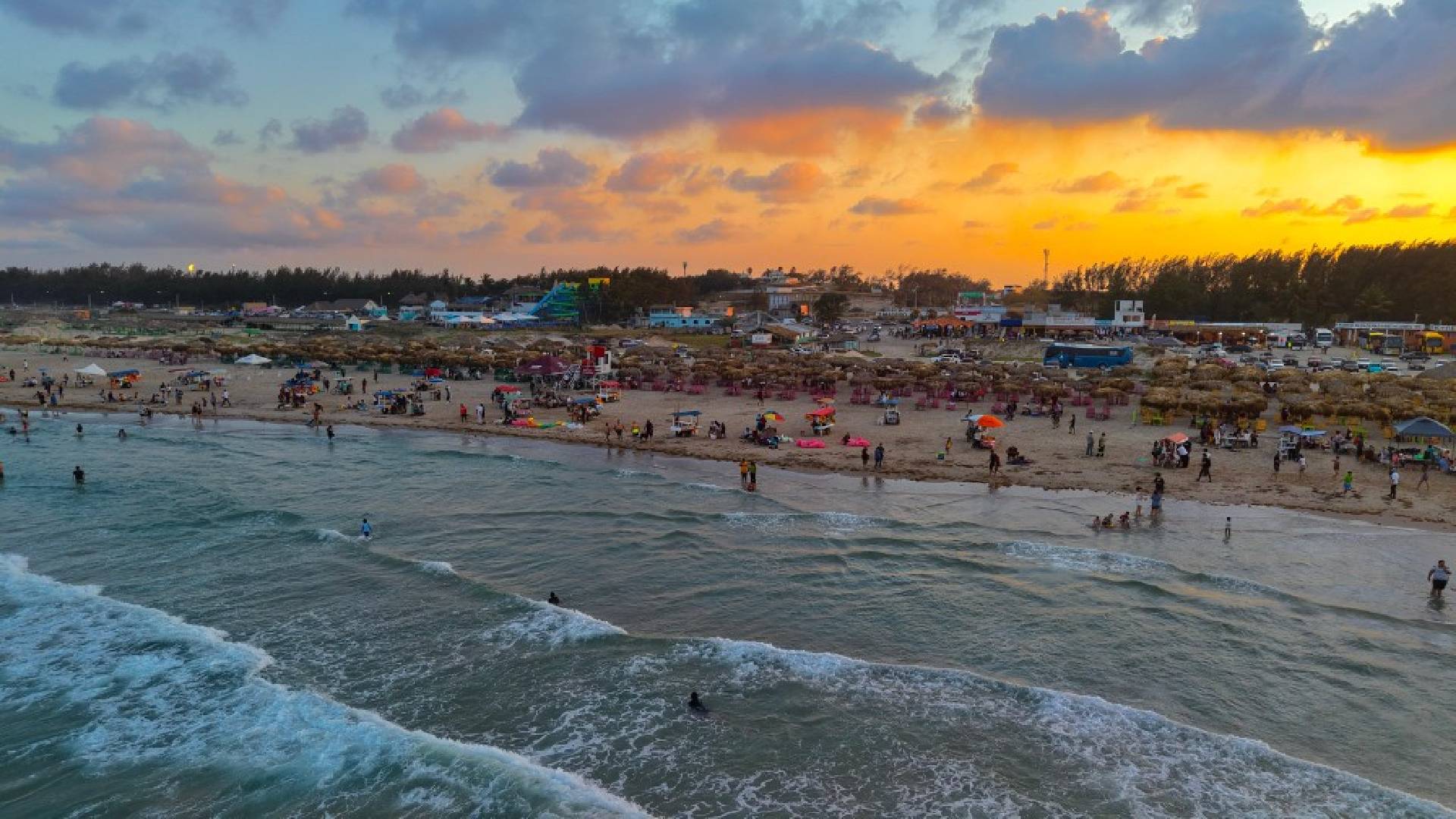 Suspenden actividades en Playa Miramar por mal clima
