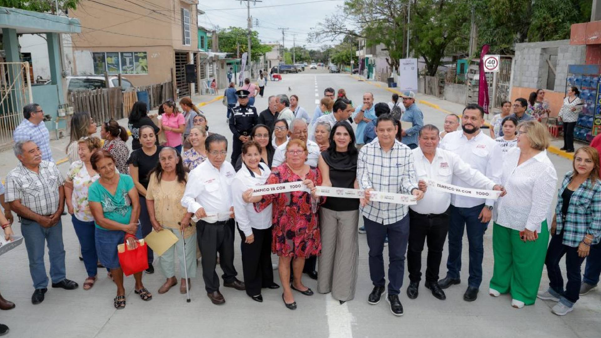 Cumple Mónica Villarreal obra esperada por 50 años en colonia de Tampico
