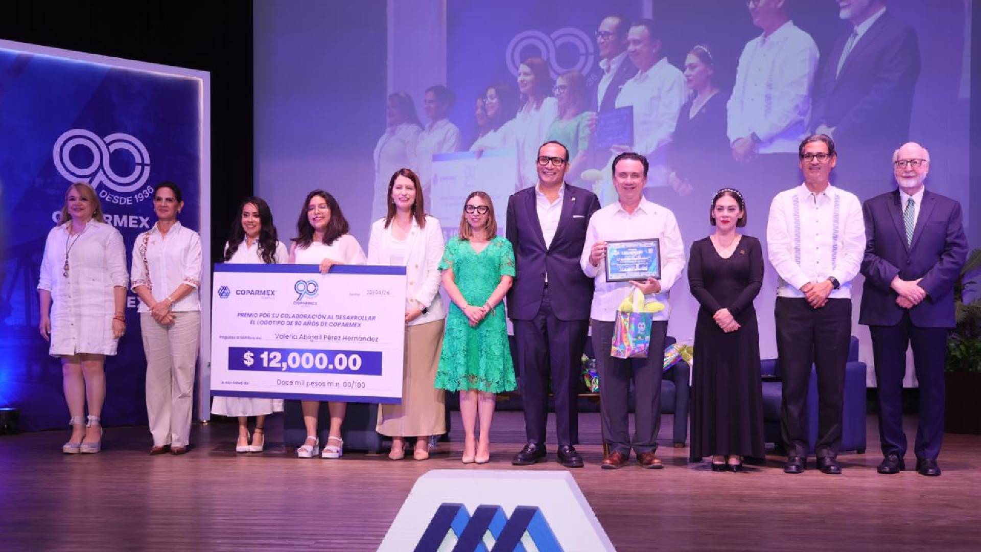Erasmo González participa en foro de Coparmex en Tampico