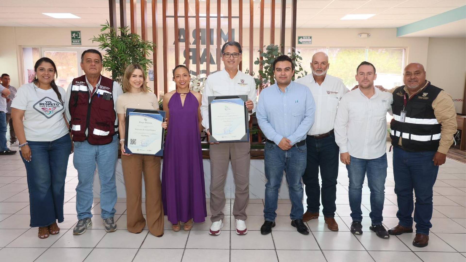 Erasmo González recibe doble certificación para Playa Miramar