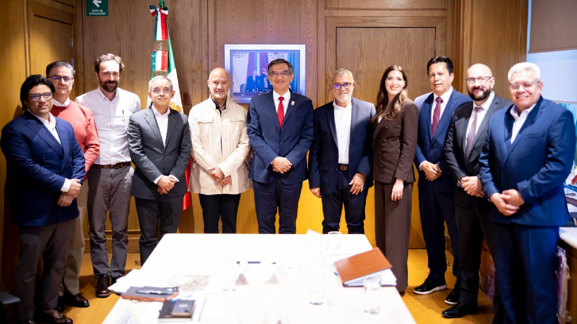 Américo Villarreal gestiona proyectos carreteros y ferroviarios para Tamaulipas