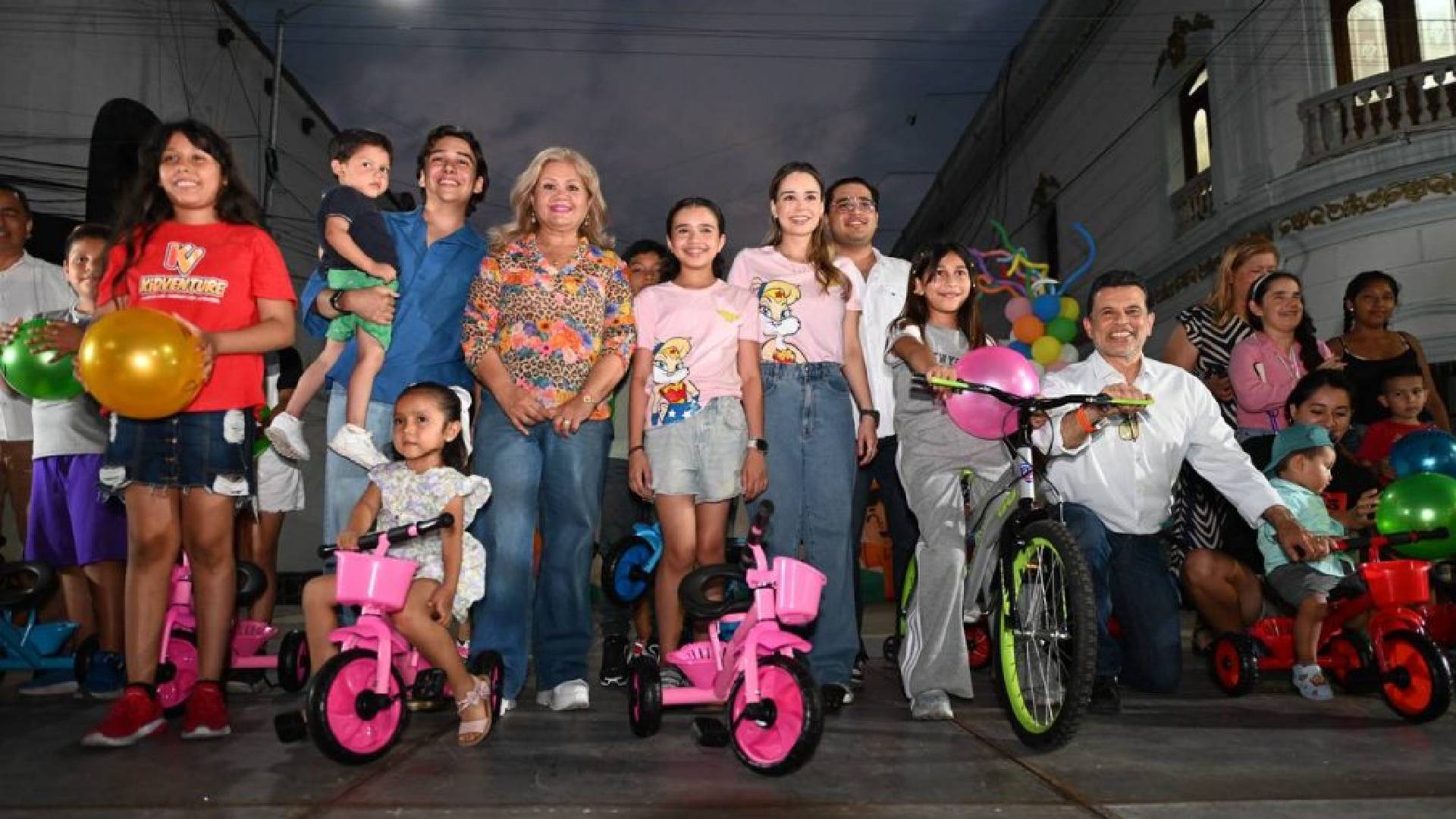 Lalo Gattás festeja Día del Niño con familias en Ciudad Victoria