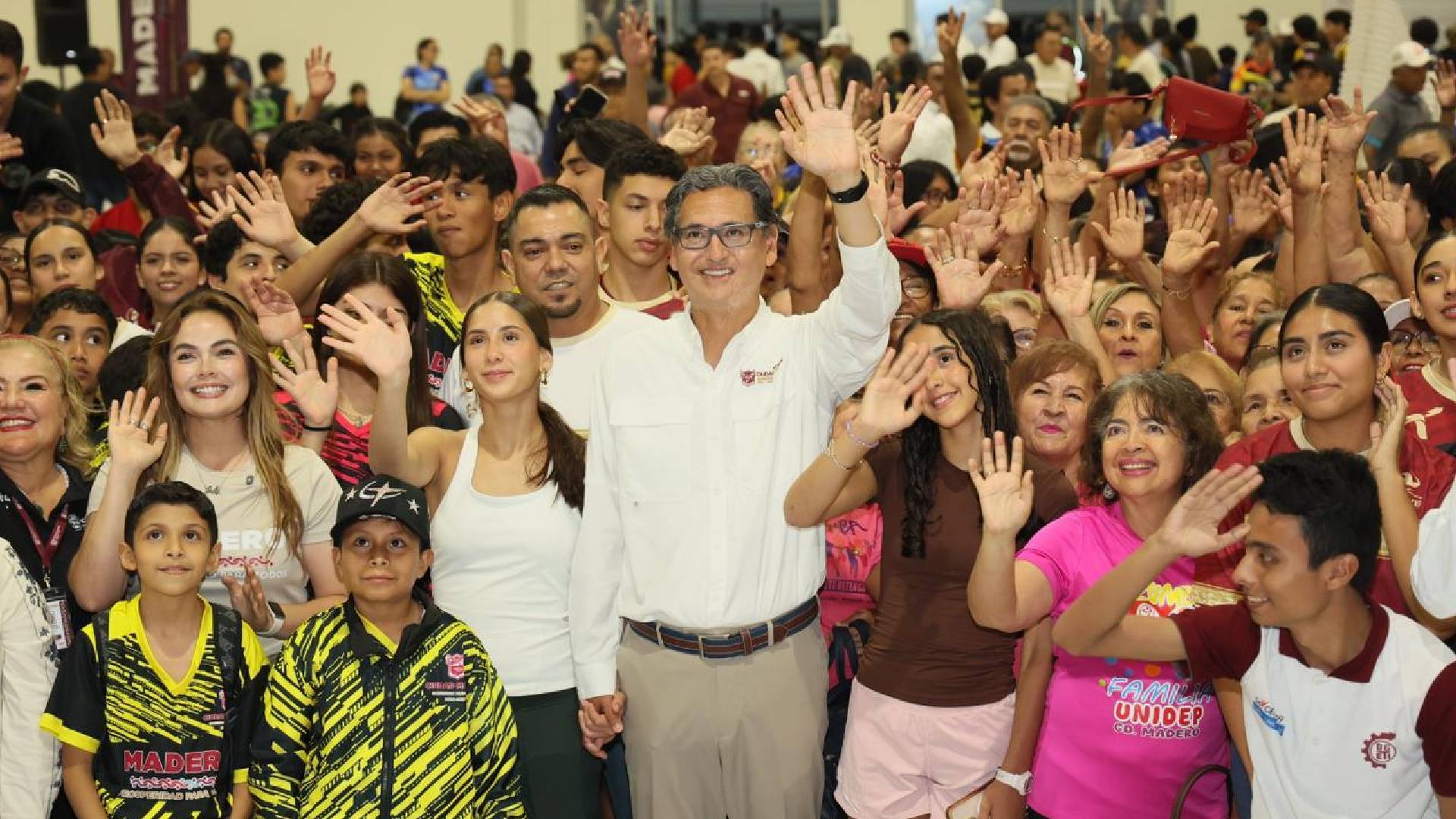 Erasmo González inaugura la rehabilitación de la Unidad Deportiva en Ciudad Madero
