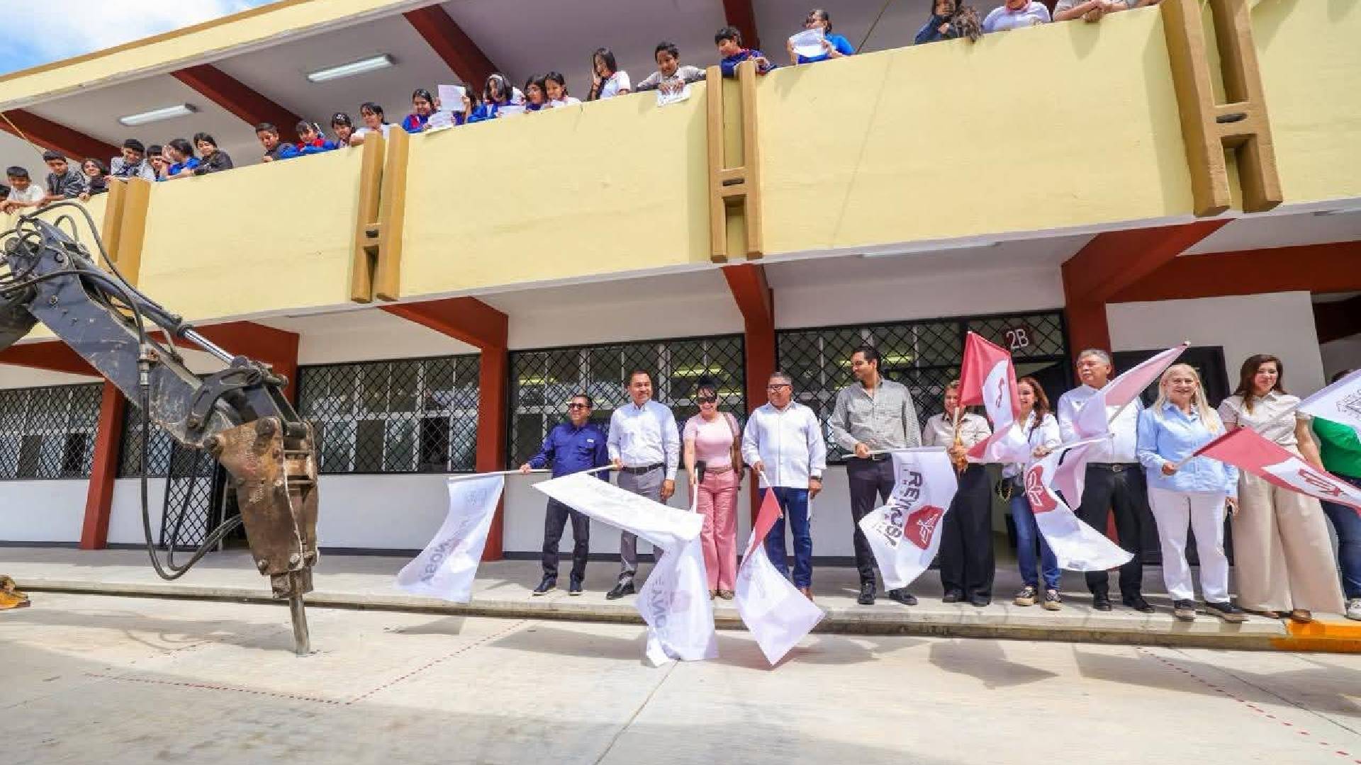 Nueva techumbre escolar es compromiso de Carlos Peña Ortiz con la educación