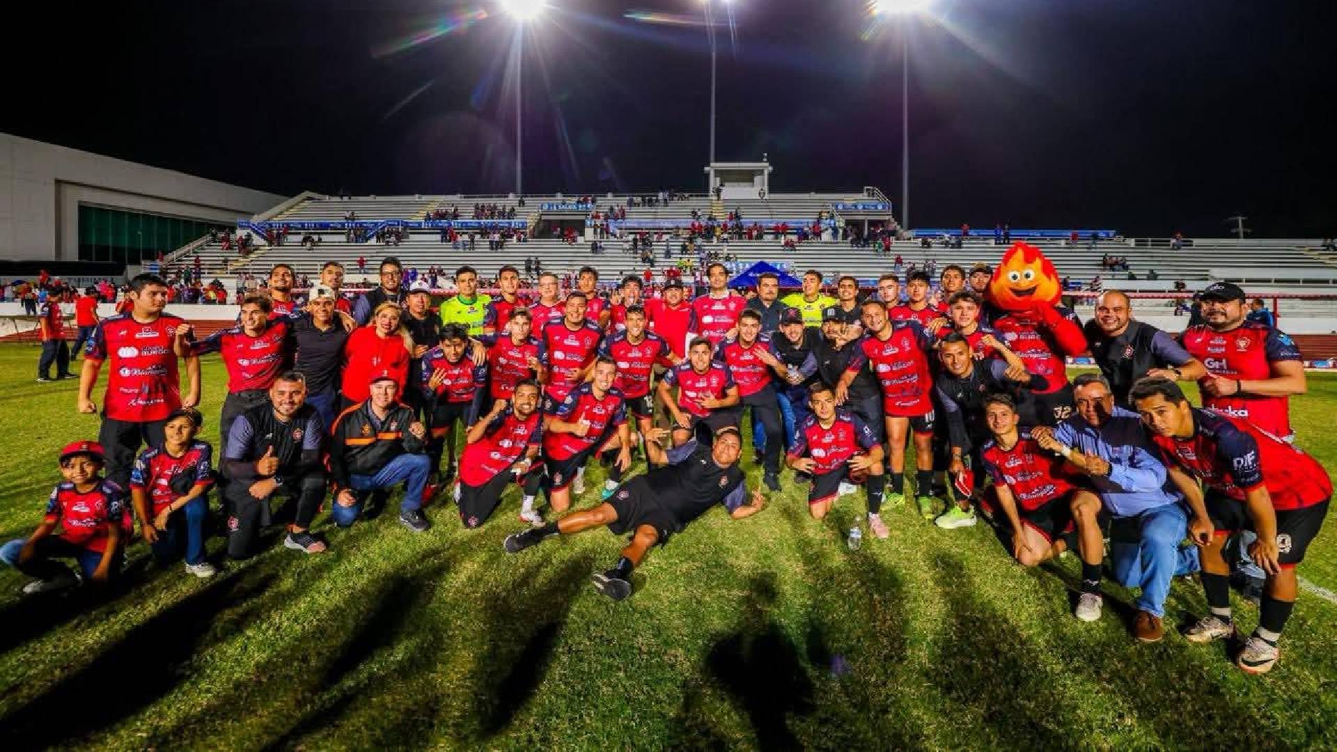 Felicitó Carlos Peña Ortiz al equipo Calor de Reynosa que avanza a la Liguilla