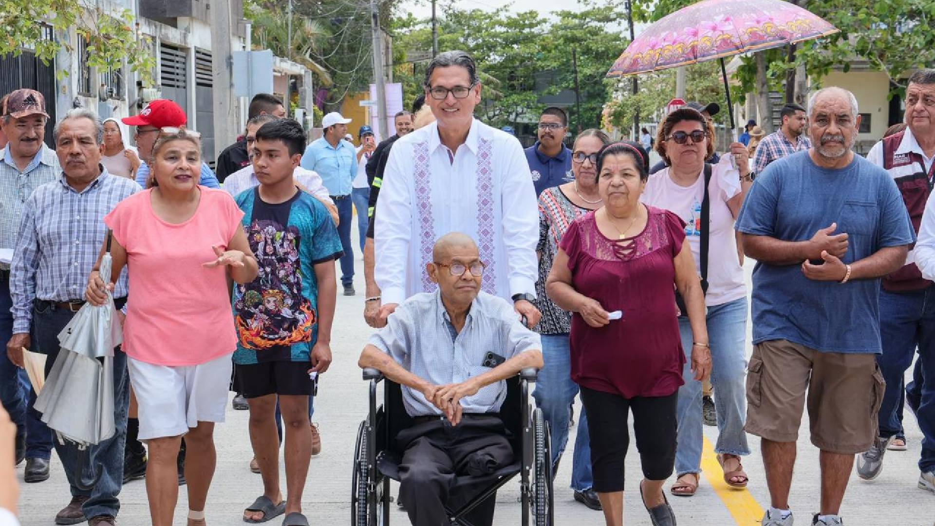 Erasmo González impulsa pavimentación en Ciudad Madero