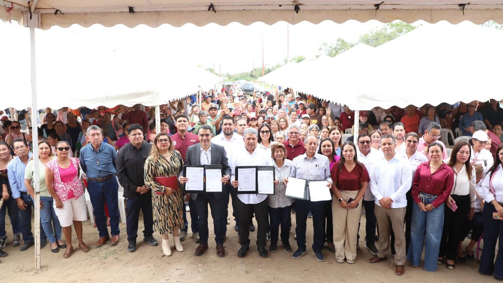 Logra Armando Martínez justicia social para habitantes de Los Olivos