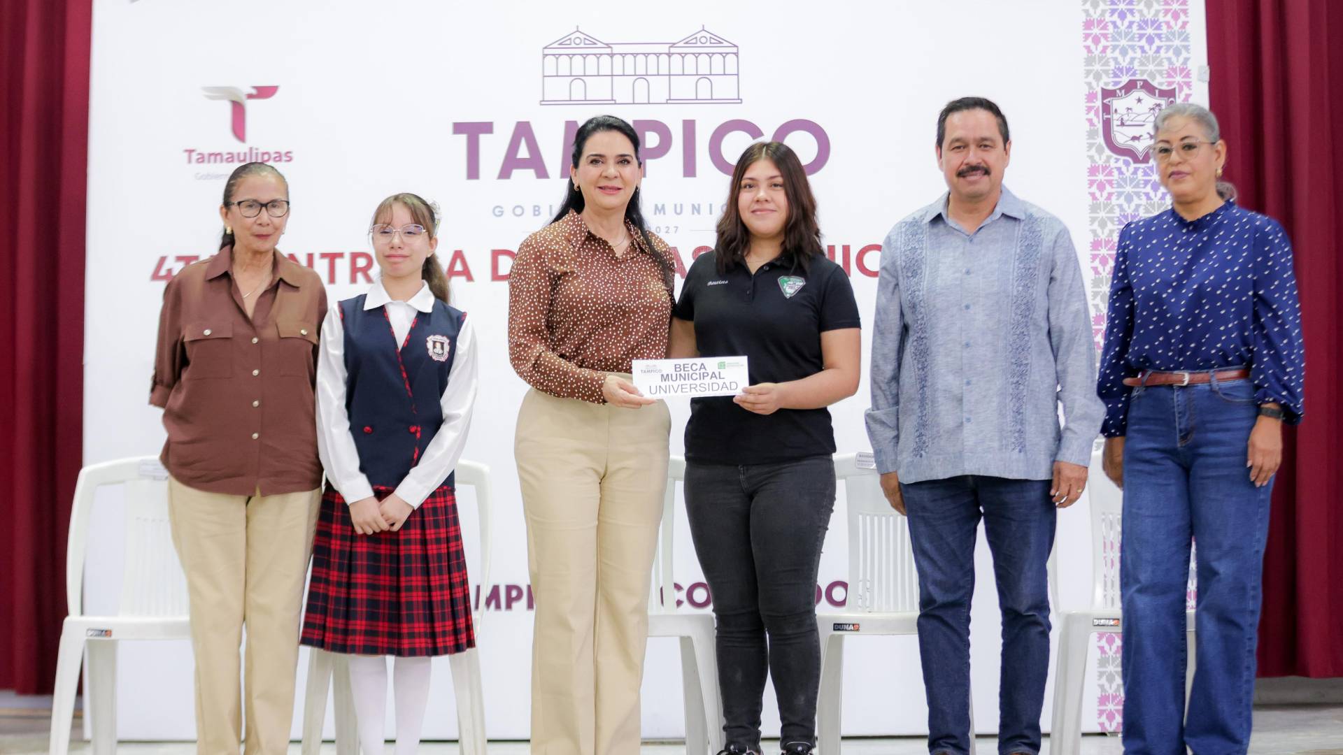 Tampico supera 1.3 mdp en becas para estudiantes