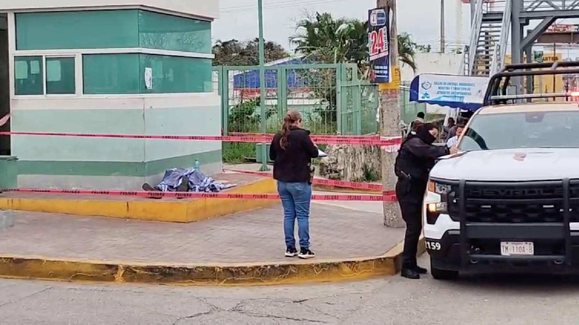 Amanece hombre muerto frente a Hospital Canseco en Tampico