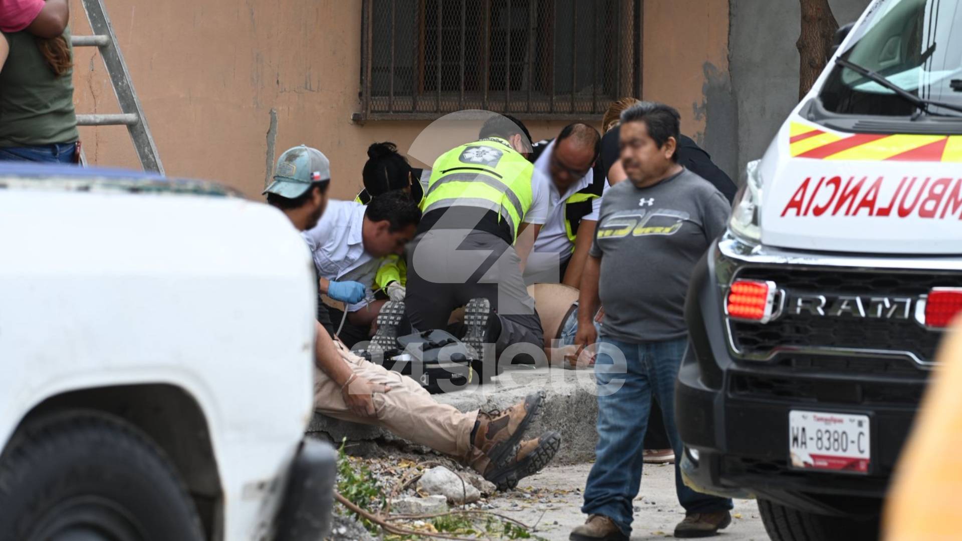 Muere trabajador tras descarga eléctrica y caída desde segundo piso en Ciudad Victoria