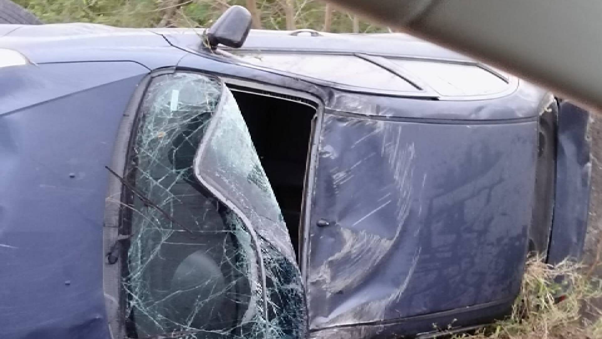 Choque múltiple deja auto volcado en Altamira–Madero