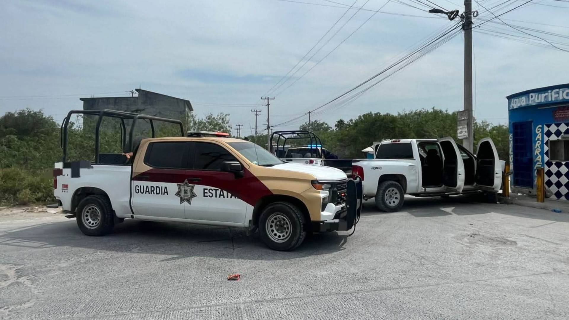 Aseguran camioneta con ponchallantas tras accidente en Reynosa