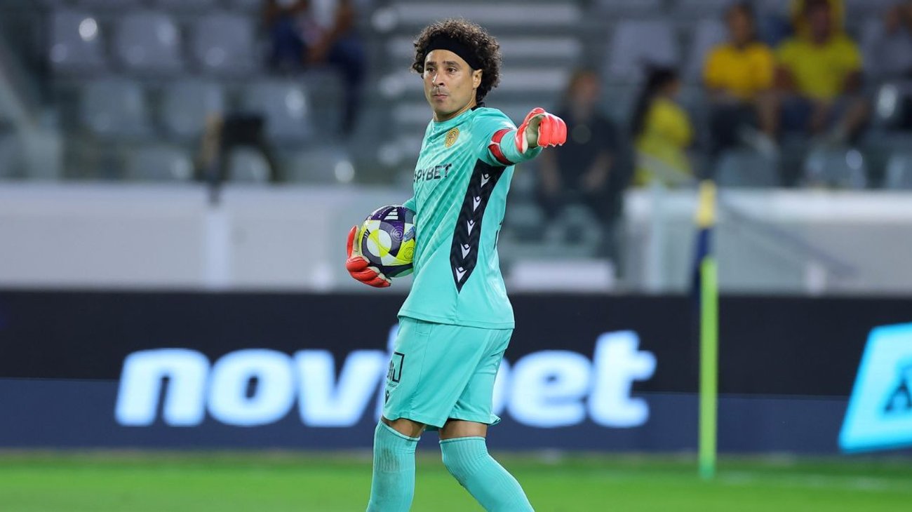 Tremendo error de Ochoa genera dudas rumbo al Mundial