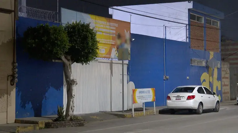 Descubren “cuarto oscuro” para castigos en colegio de Puebla