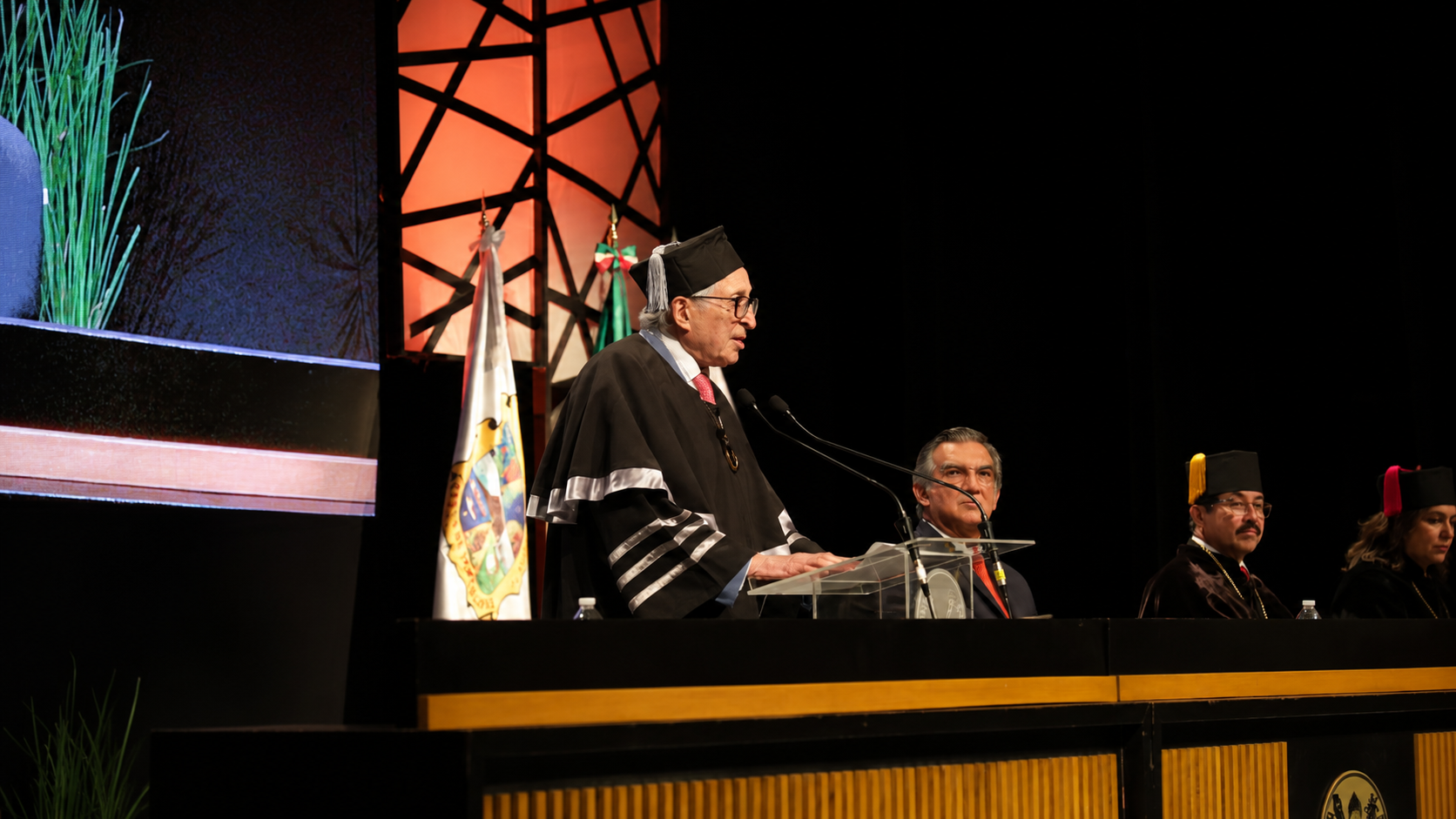 UAT reconoce trayectoria de David Kershenobich con Doctorado Honoris Causa
