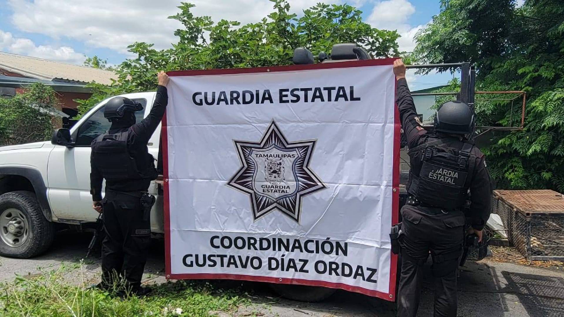 Aseguran auto con casquillos y ponchallantas en Gustavo Díaz Ordaz