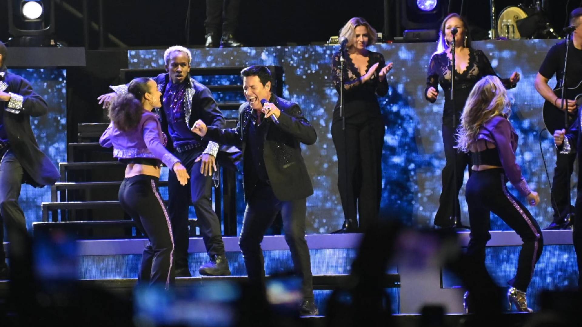 Chayanne hace vibrar Tampico con su “Bailemos Otra Vez Tour”