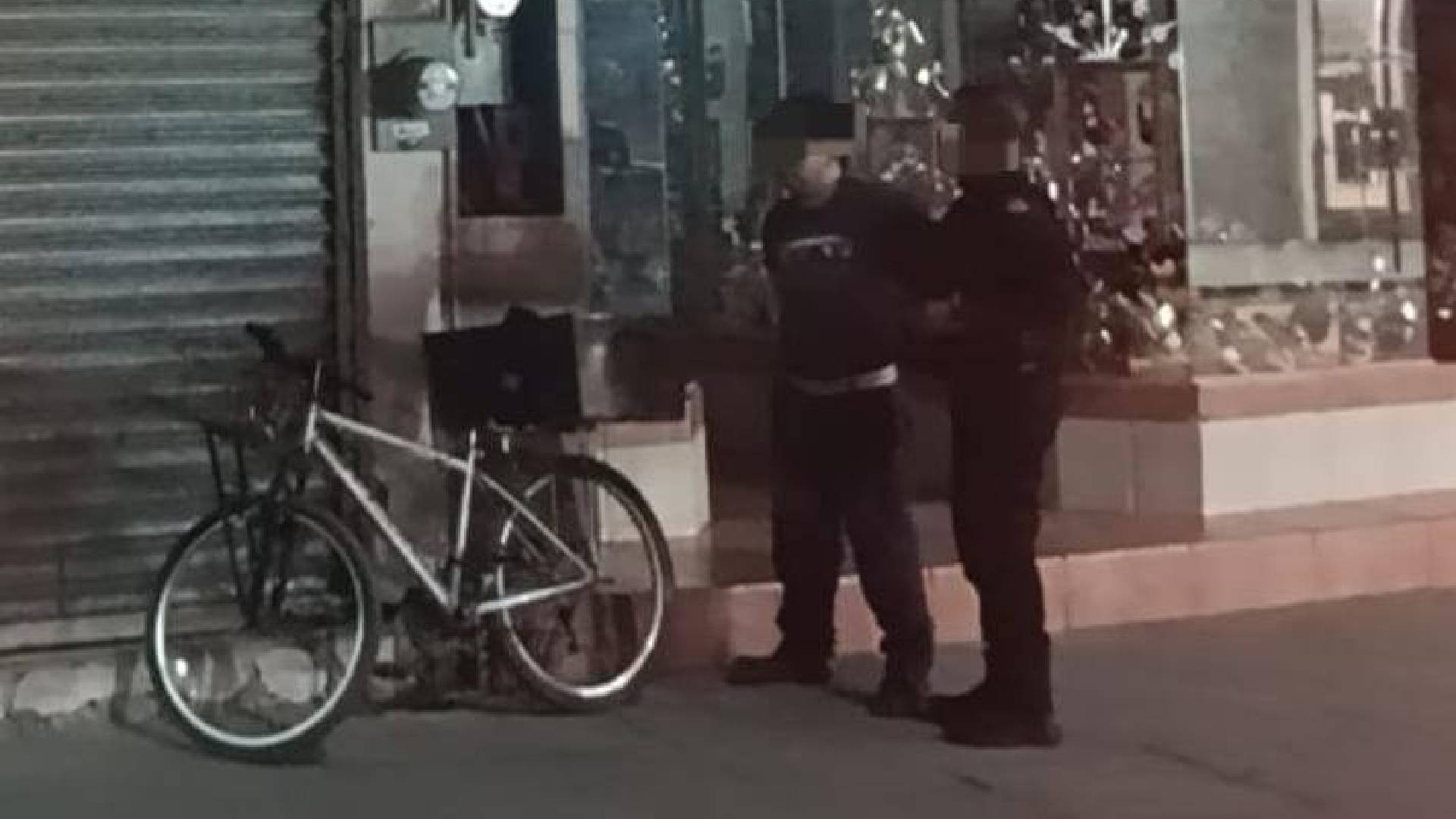 Cae ladrón cuando intentaba irrumpir en negocio de Victoria