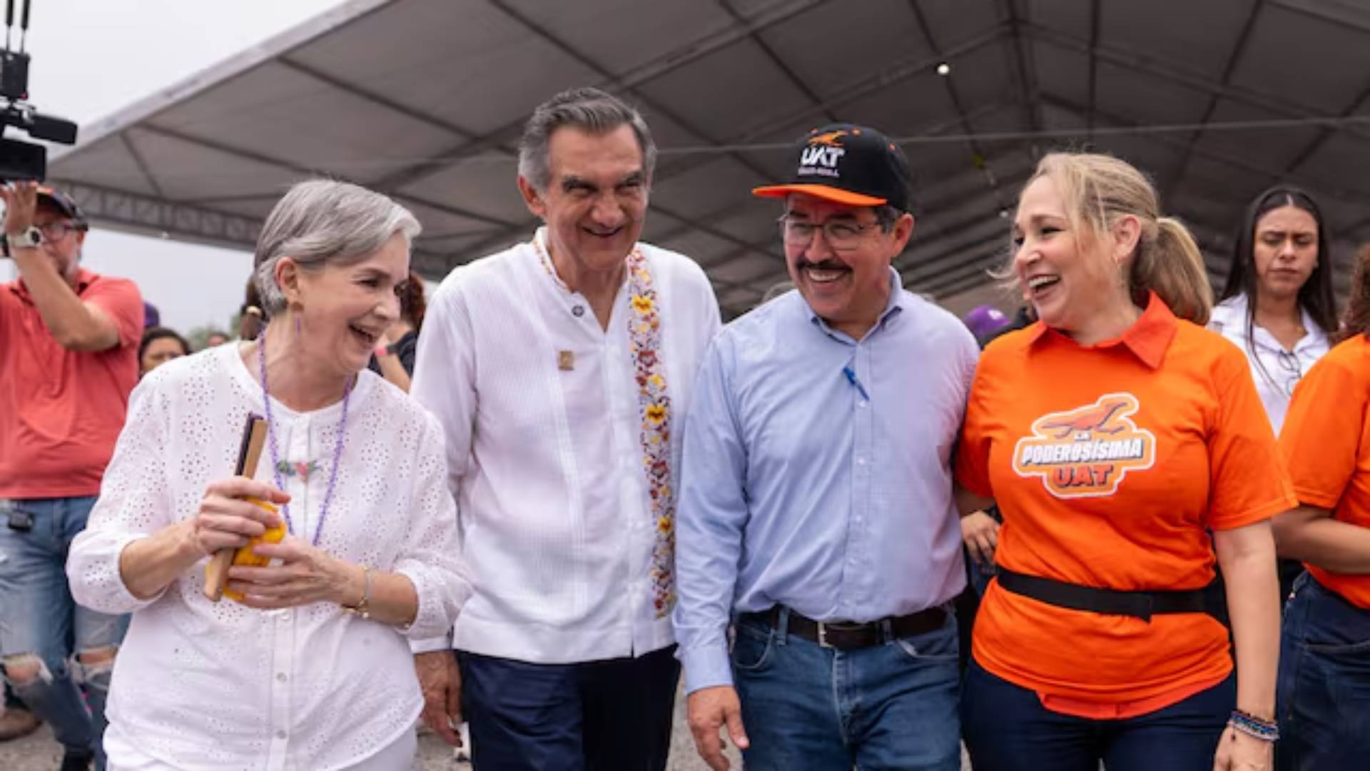 Américo Villarreal reconoce estándares de excelencia de la UAT