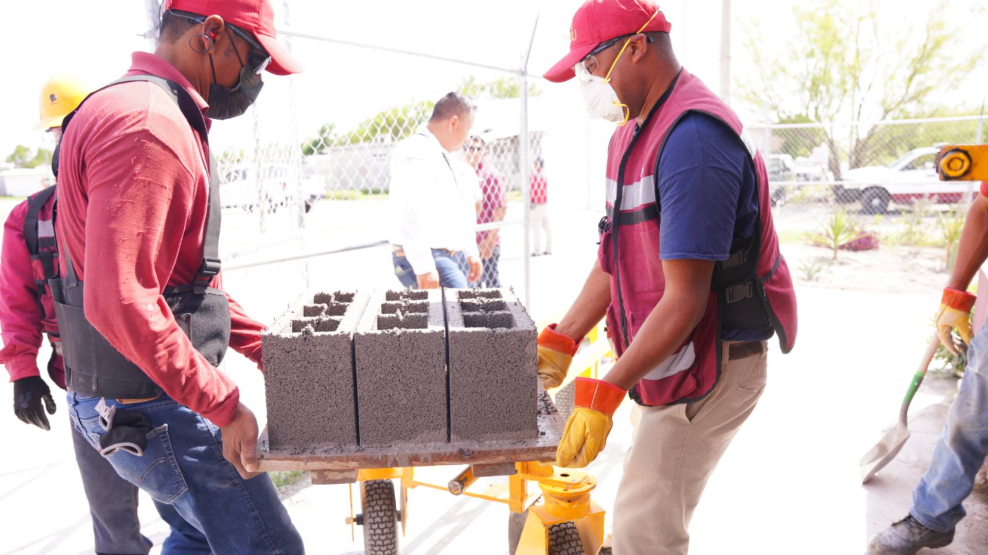 Bloquera comunitaria del Gobierno de Nuevo Laredo impulsa el sueño de más familias de tener una vivienda digna