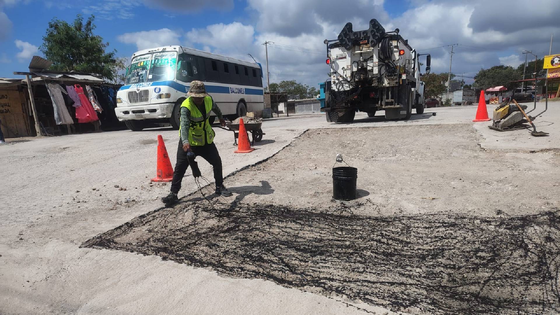 Gobierno de Reynosa intensifica trabajos de bacheo en colonias
