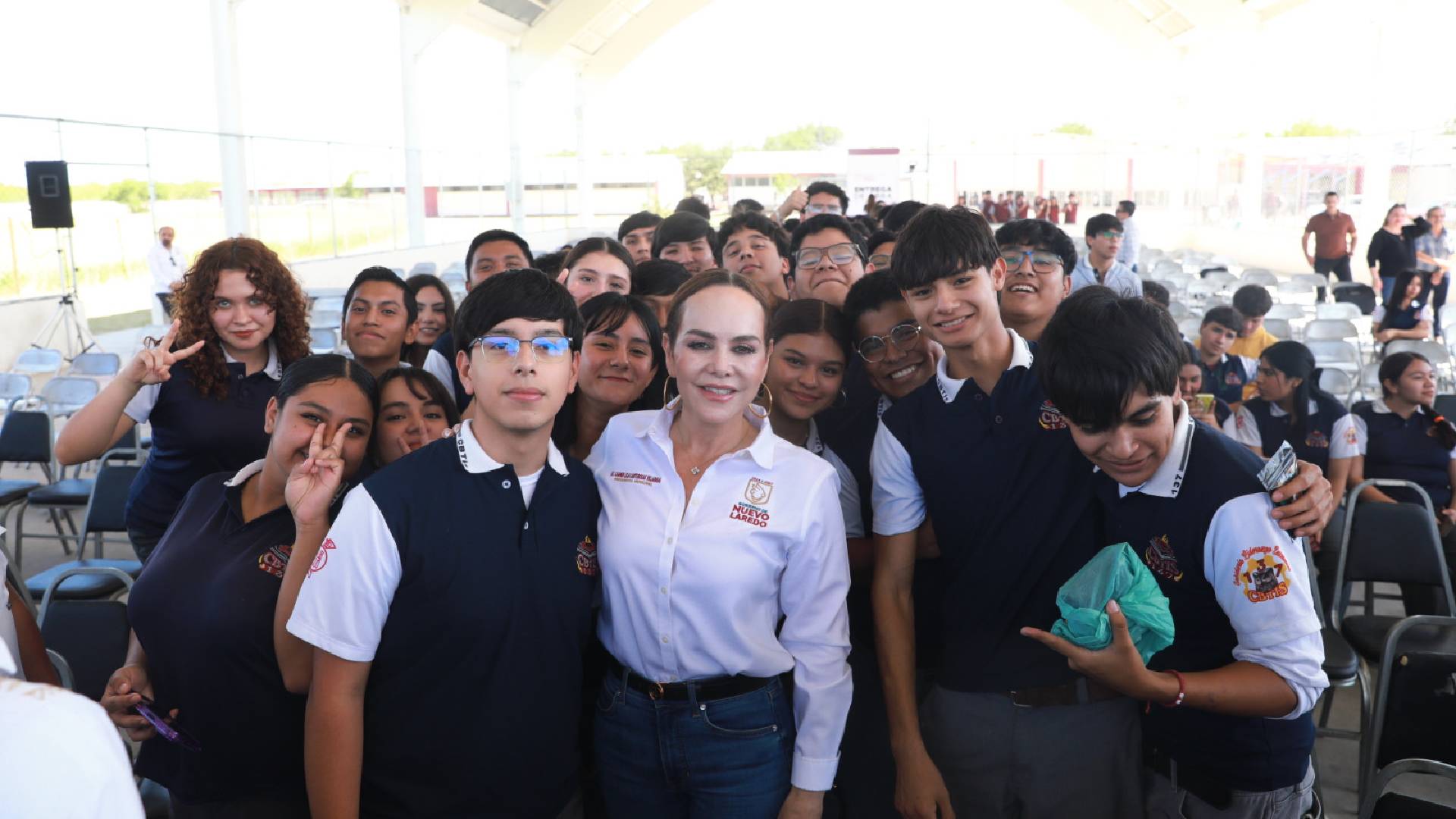 Transforma Carmen Lilia Canturosas infraestructura educativa en la preparatoria CBTiS 137