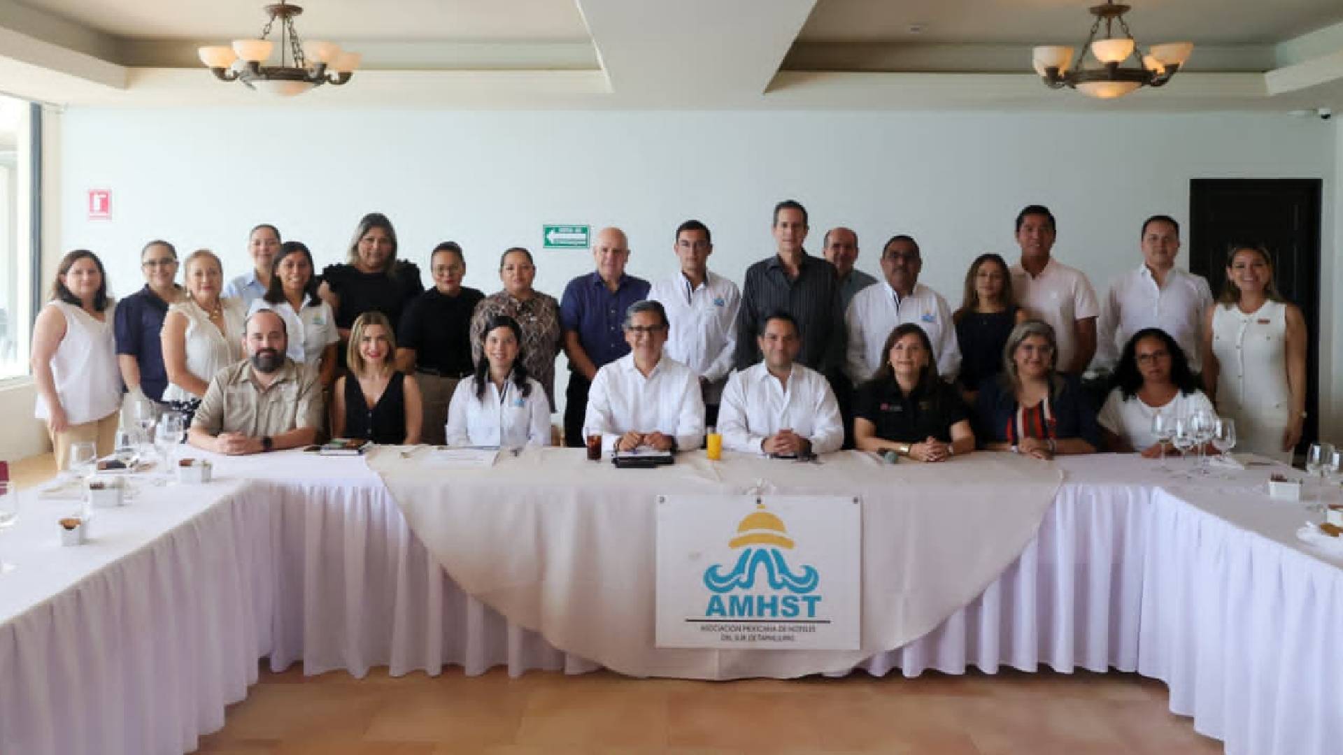 Erasmo González impulsa proyectos turísticos y promoción de Playa Miramar