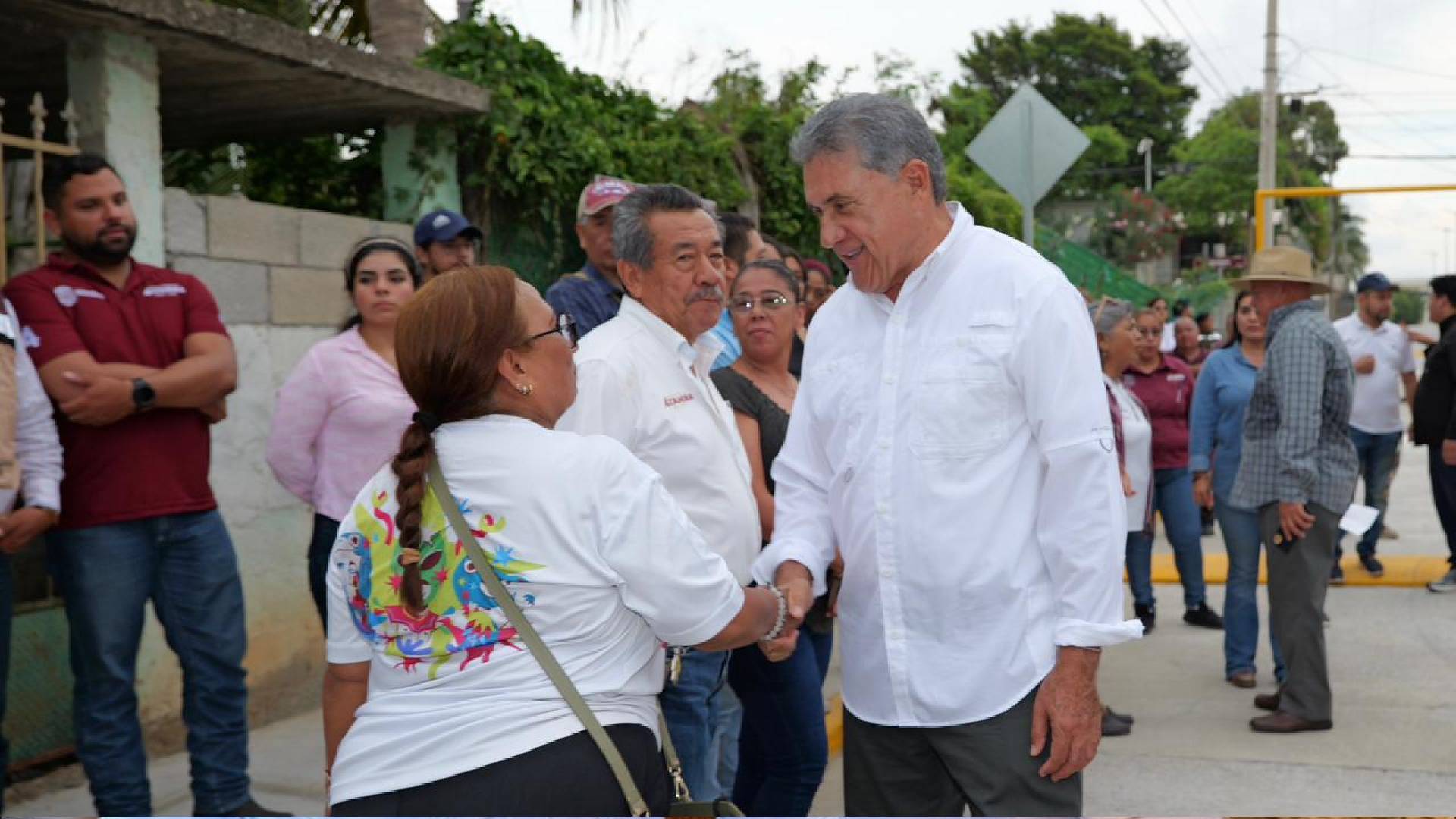 Armando Martínez inaugura pavimentación e iluminación solar en Tampico-Altamira