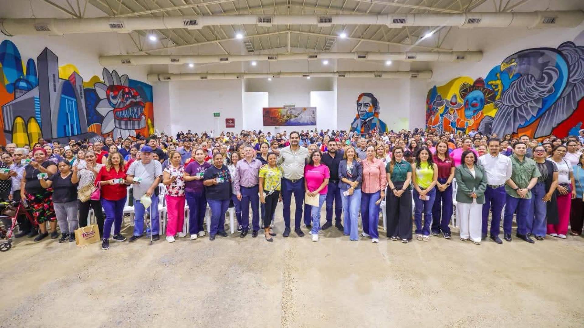 Carlos Peña entrega módems gratuitos en Reynosa con programa «Internet En Tu casa»