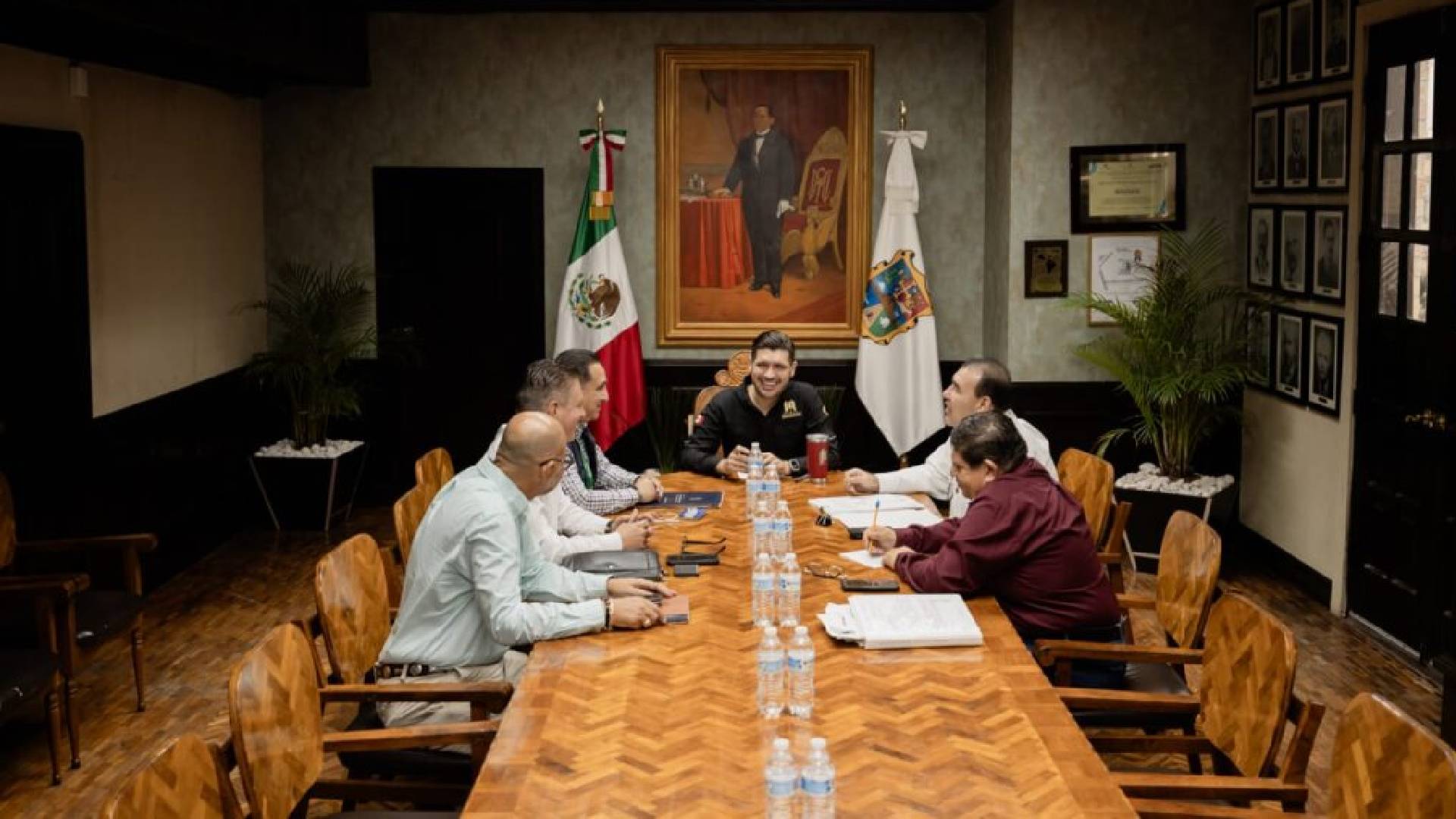 Beto Granados firma contrato de donación para construir el primer CECI en Matamoros