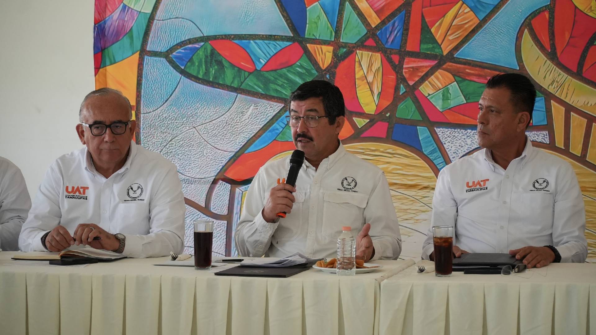 UAT presenta iniciativas para apoyar a comunidades vulnerables