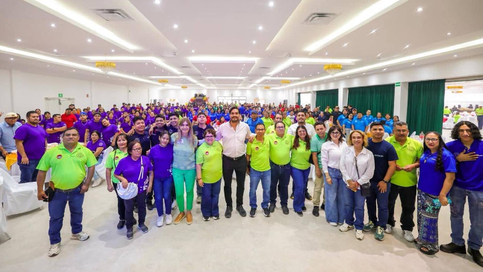 Carlos Peña Ortiz reconoce a trabajadores en celebración del Día del Trabajo