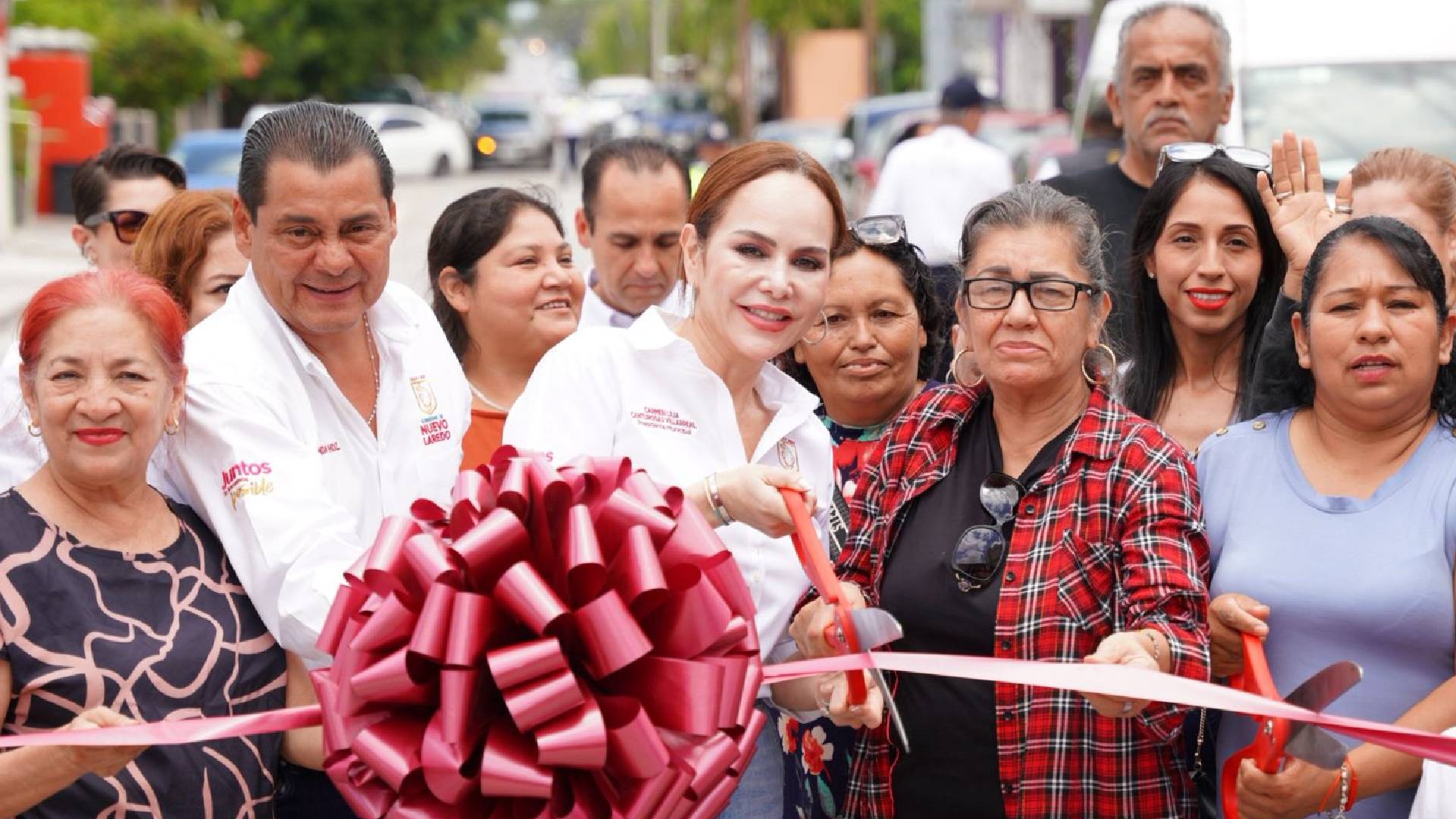 Entrega Carmen Lilia Canturosas obras de pavimentación y recarpeteo en cuatro colonias de Nuevo Laredo